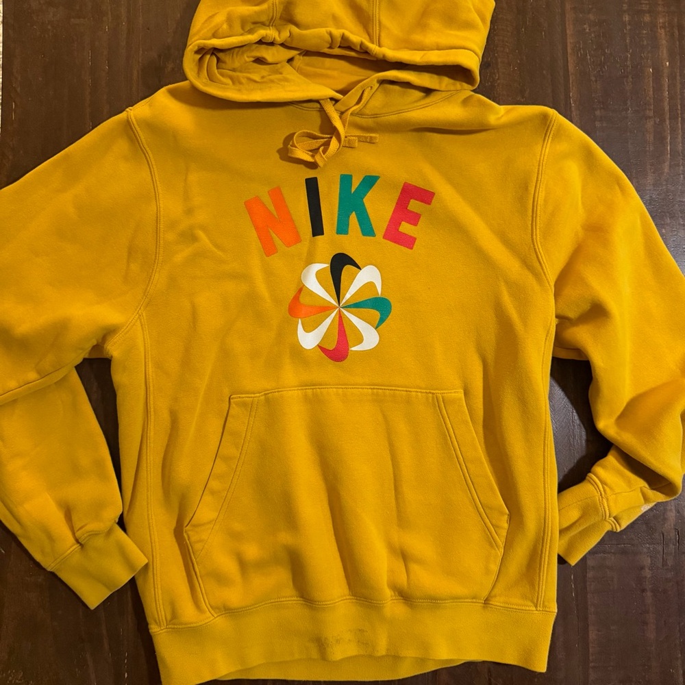 Nike UniSex Pinwheel Swoosh Hooded Yellow Sweatshirt Size Snall